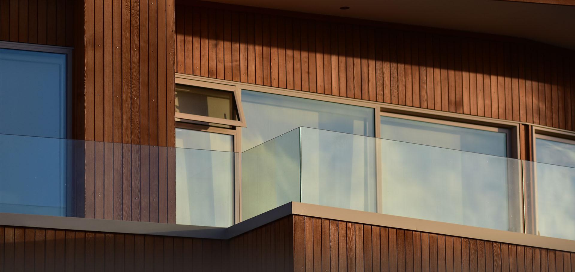 Balkon w domu z drewna - 3